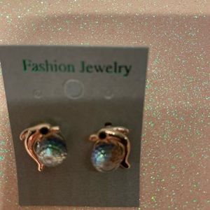 Dolphin set of stud earrings